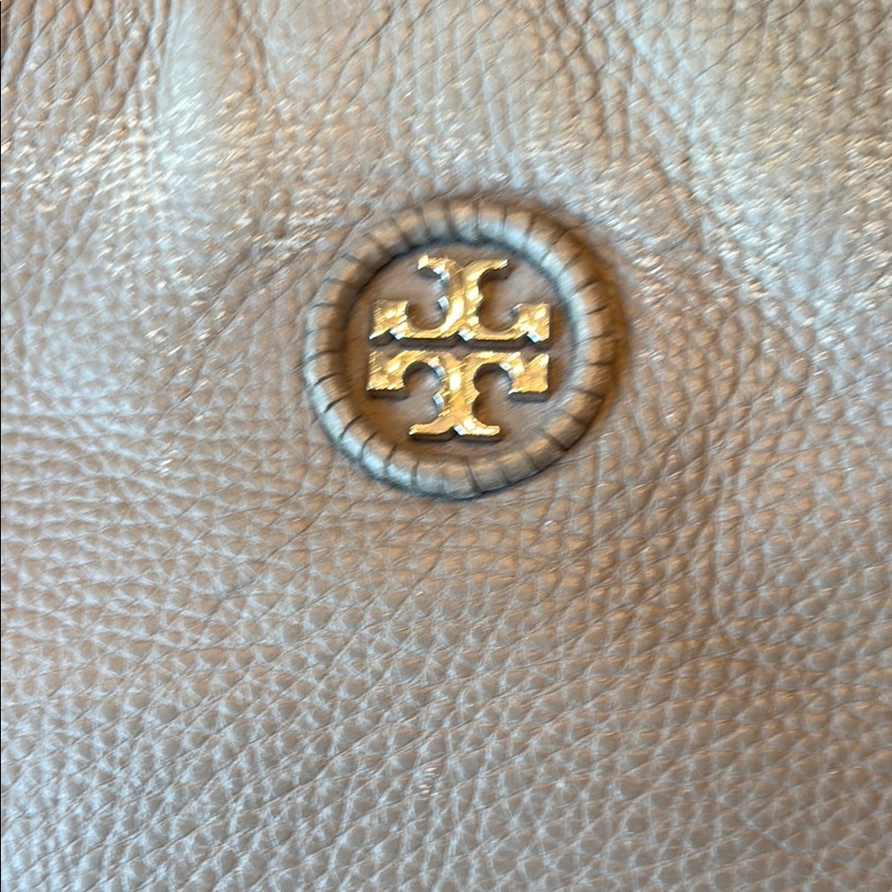 Tory Burch Taupe Crossbody Bag with Pebbled Leather - Picture 4 of 13